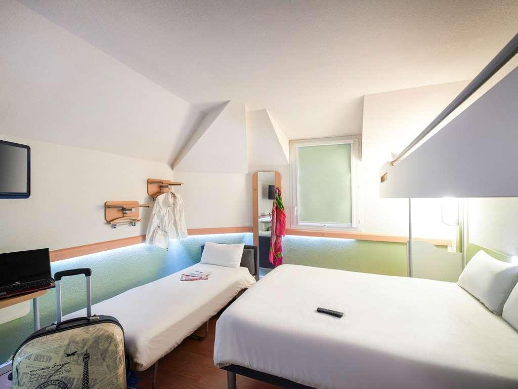 Ibis Budget Cholet Centre Номер фото