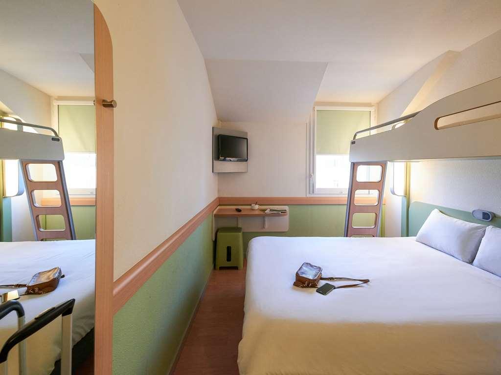 Ibis Budget Cholet Centre Номер фото
